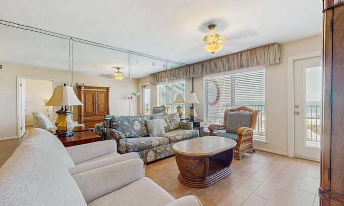 South Padre Island Condo | Spacious, waterfront condo with on-site pool, hot tub, & tennis