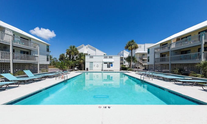 Orange Beach Condo | Spacious Waterfront Condo | Cotton Bayou 3E | Outdoor Pool | My Beach Getaways