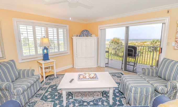 St. Augustine Beach Apartment | Spanish Trace 247-Beautiful Oceanfront Condo!