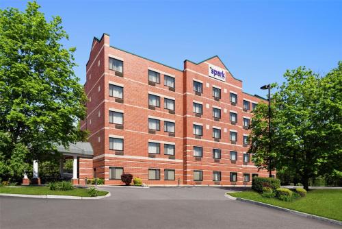 Woburn Hotel | Spark by Hilton Woburn Boston