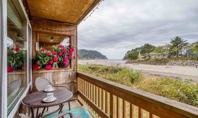 Neskowin Condo | Sparkling 1st Floor Ocean and Creek-View Condo w/Queen Suite, Updated Kitchen!