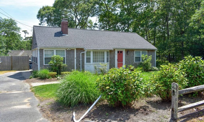 West Dennis House | Sparkling Clean, Fully Renovated 2 bedroom West Dennis Gem!