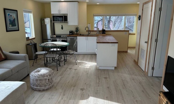 University District House | Sparkling new home in U district