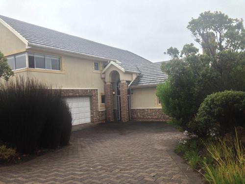Knysna House | Sparrebosch Golf Stay