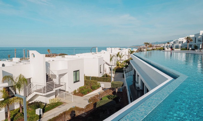 Esentepe Apartment | Spectacular Modern Apartment with Front-line Sea Views and Roof Terrace