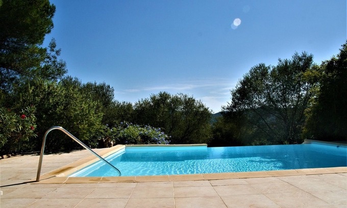 Bormes-Les-Mimosas Villa | Special offer July 2025 - Villa* swimming pool, 4 bedrooms, quiet, old village
