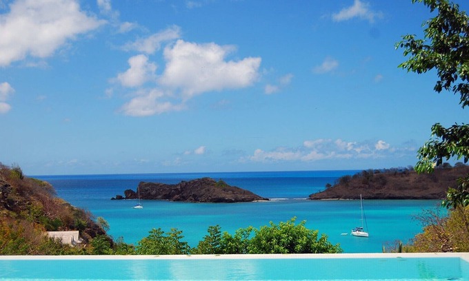 St. John's Villa | *Special rates available on certain weeks* Stunning 5 bedroom villa close to beach in Antigua