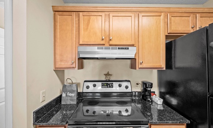 Dilworth Condo | Special Right Now - Quiet Condo For Extended Stays Near Restaurants & Shops