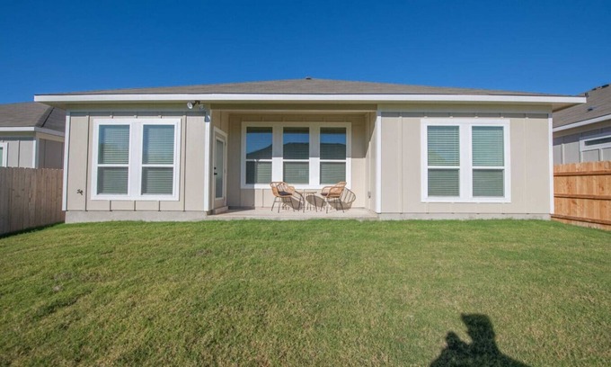 Troy House | Specious 4 Bedroom Home in Troy