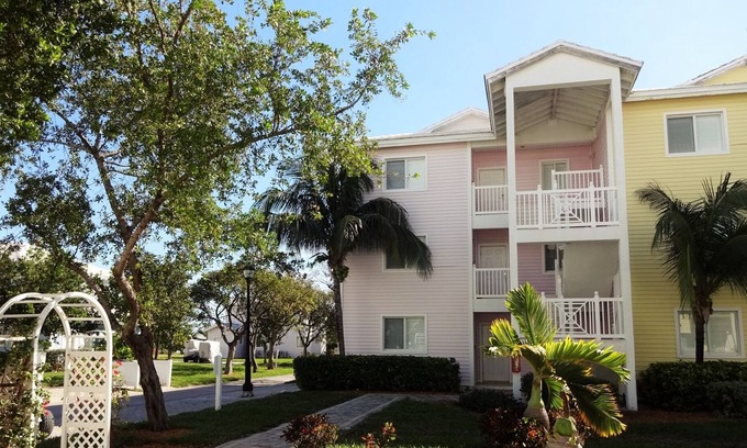 Bimini Islands Villa | Spectacular 2 Bedroom /2 Bath Bottom Floor Corner unit
