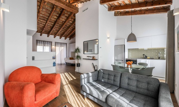 La Roqueta Apartment | Spectacular renovated studio penthouse