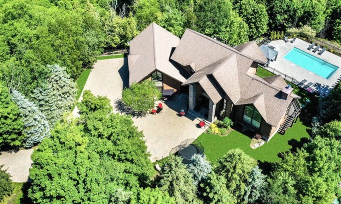 Mont-Tremblant House | Spectacular home with breathtaking views of Mont-Tremblant, minutes from resort.