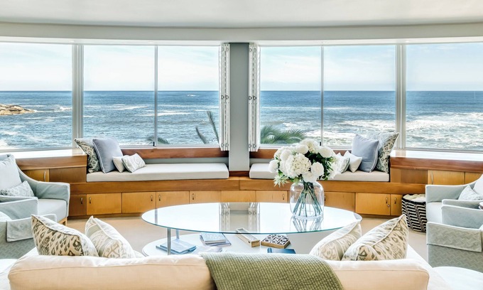Bantry Bay Apartment | Spectacular Ocean View, Free WiFi, Free Parking, Superb Location, Backup Power