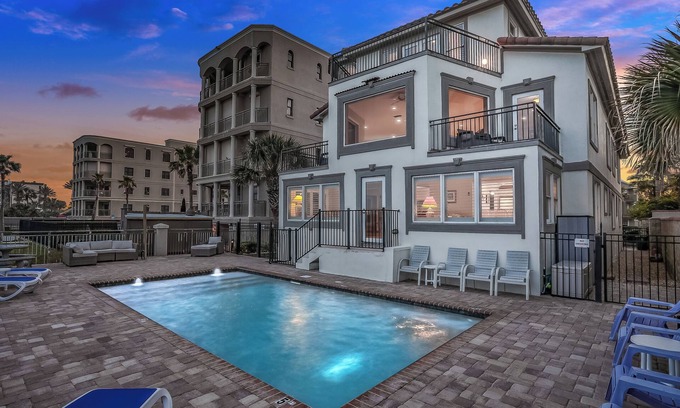 Jacksonville Beach House | Spectacular Retreat Beach House – City Center for numerous SHOPS & Restaurants!