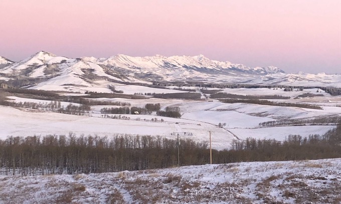 Division No. 3 House | Spectacular views from this cabin tucked on a hillside