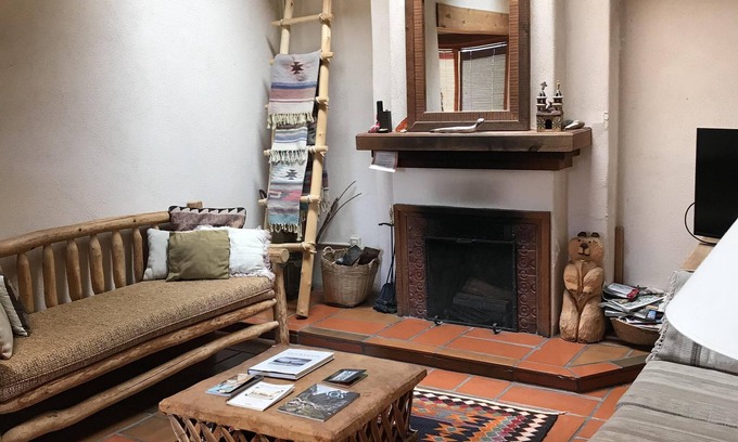 El Prado House | Spectacular views of the Taos Mountains