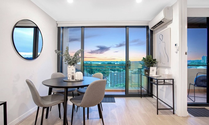 South Perth Apartment | Spectacular Views South Perth1br