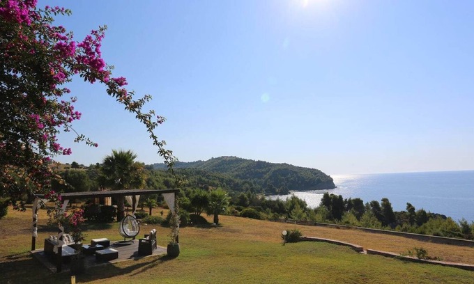 Kassandra Villa | Spectacular villa near the beach