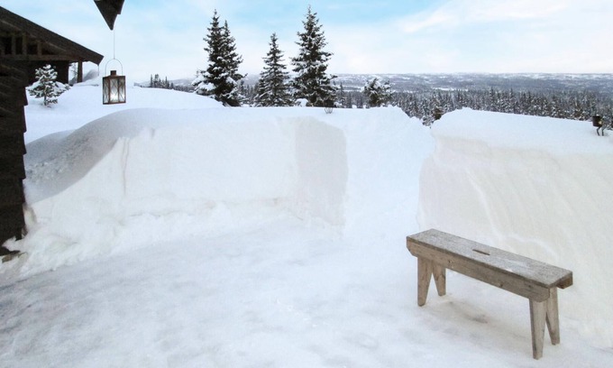 Sor-Aurdal House | Spend a cozy vacation in this spacious and tasteful cottage.