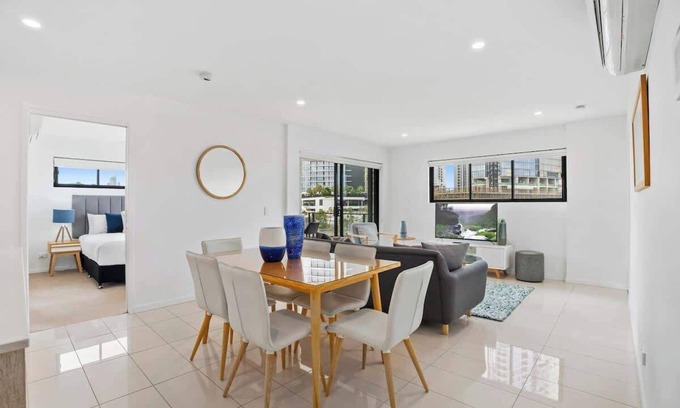 Broadbeach Waters Apartment | Spice 2 Bedroom Summa