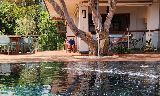 Punaauia Villa | Splendid property in the heart of a vast garden in the heights of Punaauia
