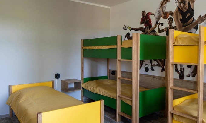 Cossebaude Apartment | Sports room - guest house Dresden - old school Gohlis