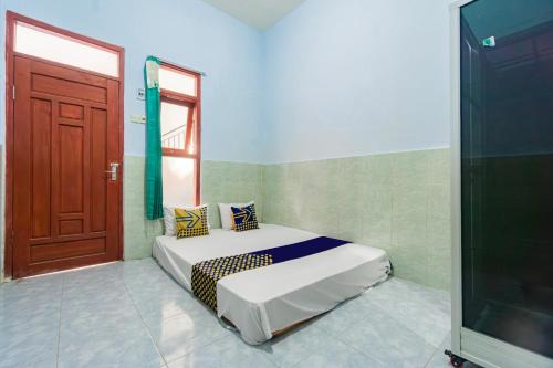 Ngasem Hotel | SPOT ON 93965 Ibrahim Guest House Syariah