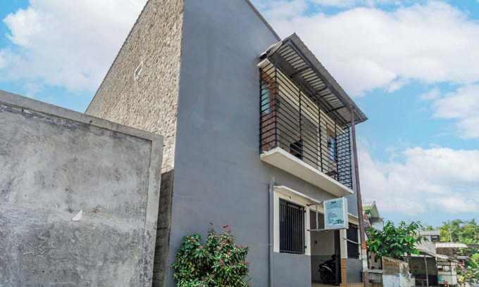 Kediri Hotel | SPOT ON 93966 Dhiya Guest House Syariah