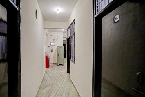Sector 27 Hotel | SPOT ON Raj Hotel Vip Near Worlds Of Wonder