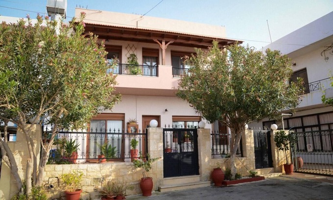 Sissi Apartment | Spotless Apt in the heart of Sisi