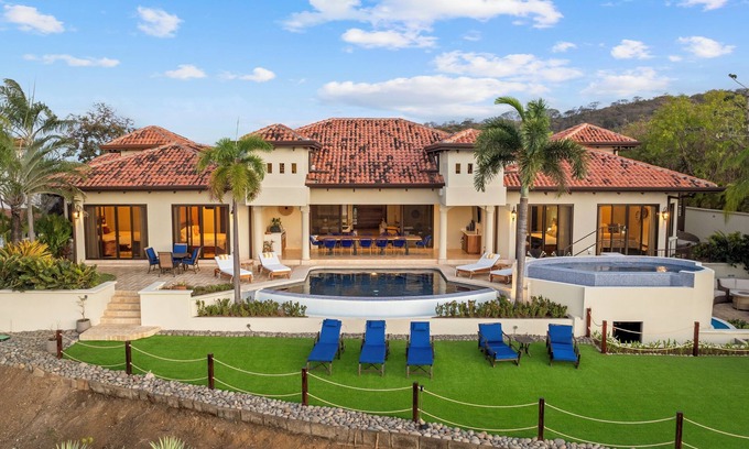 Coco House | Sprawling Villa - Ocean View Pool & Hot Tub