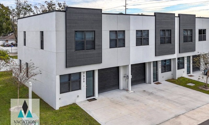 Pinecrest West Park House | Spring Deals on 2 Adjacent Townhomes