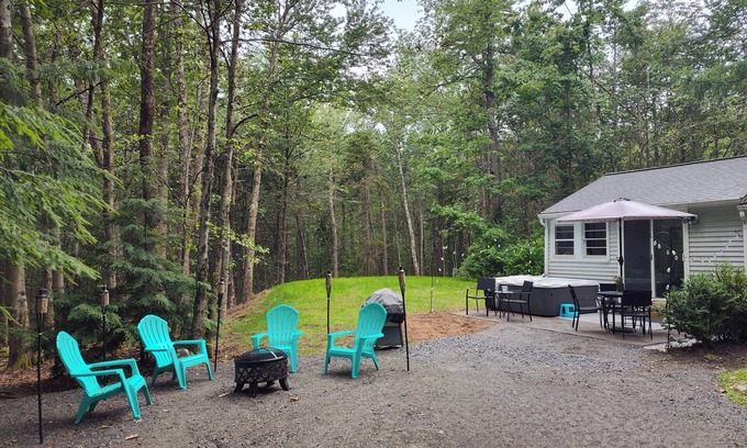Sherwood Forest House | Spring in the Berkshires! Dog friendly, Hot Tub, Hiking, Canoe, Biking