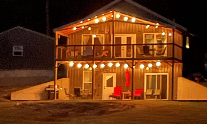 Hardy House | Spring River Area - New Custom-Built Lake House in Historic Hardy-Canoe-Kayak!