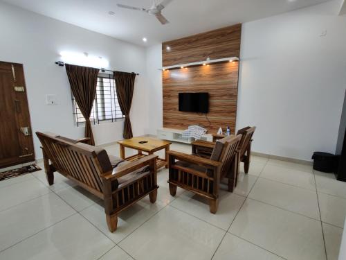 Chikkamagaluru Apartment | SS LUXURY Comforts-Two bedroom