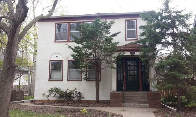 St. Anthony Park Apartment | St.Anthony Park Duplex 3 Bedroom