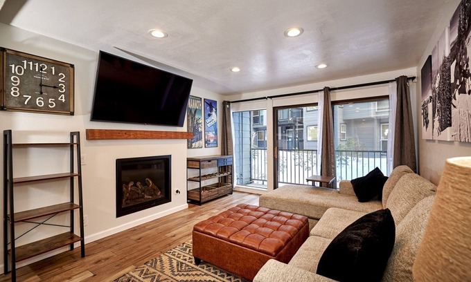 Mammoth Lakes Condo | St Anton Condos #75 (1-Bedroom) with Pool by RedAwning
