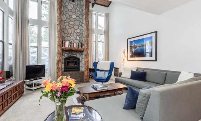 Mammoth Lakes House | St. Moritz 9