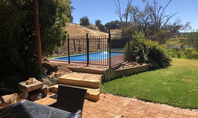 Mullalyup House | Stables Cottage