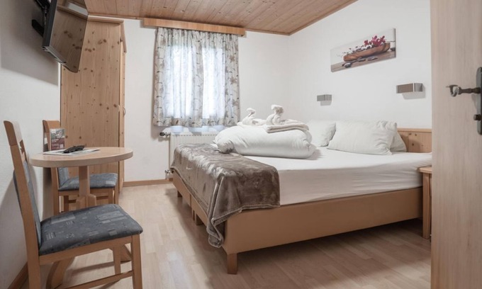 Scheffau am Wilden Kaiser Bed & Breakfast | Standard room 2, shower/WC, from 4 nights half board - Berggasthof Bärnstatt