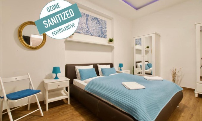 Erzsebetvaros Apartment | Standard Apartment by Hi5 -Baross Square