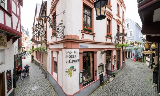 Bernkastel House | Standard Double Room - Hotel-Restaurant Moselblümchen