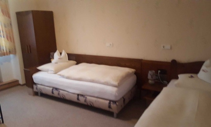 Ringsheim Apartment | Standard - Family Room - Gasthaus zum Hirschen