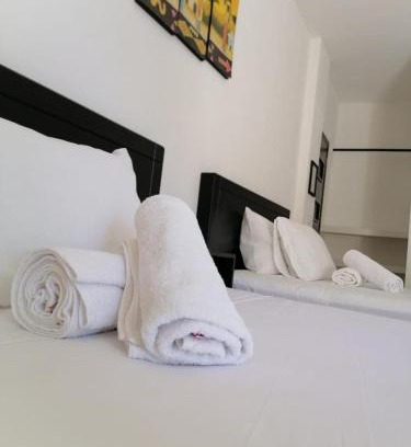 Santa Maria House | Standard Queen Room two beds