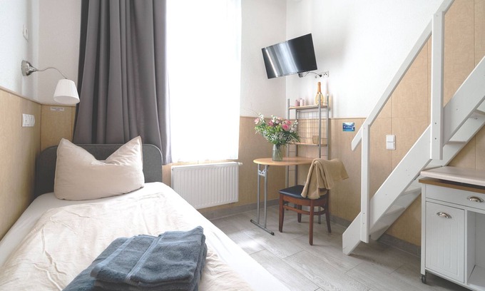 Senftenberg Apartment | Standard single room, Ap. 15, 16, 24 - Apartments am Schloßpark