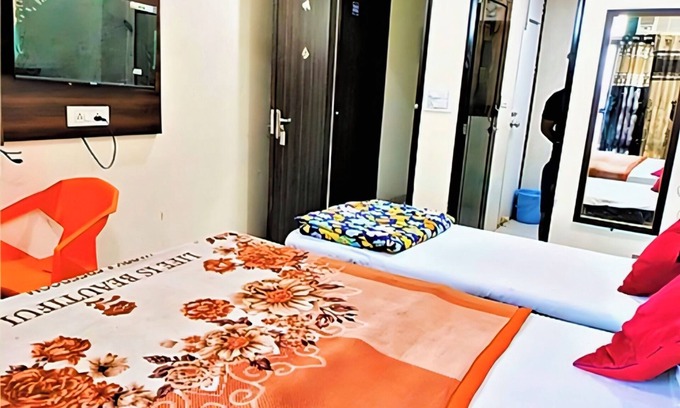 Hari Nagar Ashram Hotel | Star Light Inn