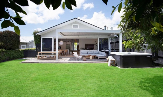 Westmere House | State-Of-The-Art Executive Home | Aircon & Spa