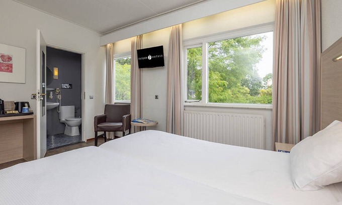 Municipality of Noordwijk Hotel | Stay in Comfort Near Noordwijk’s Best Trails and Sights! Free Breakfast!