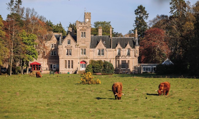 Nairn Hotel | Stay in Style by Nairn Beach—Golf, History & Comfort Combined