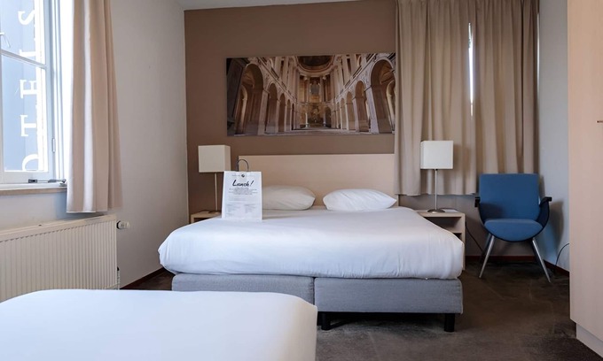 Deurne Hotel | Stay in the Heart of Nature With Comfort All Around! Onsite Dining, Free Parking